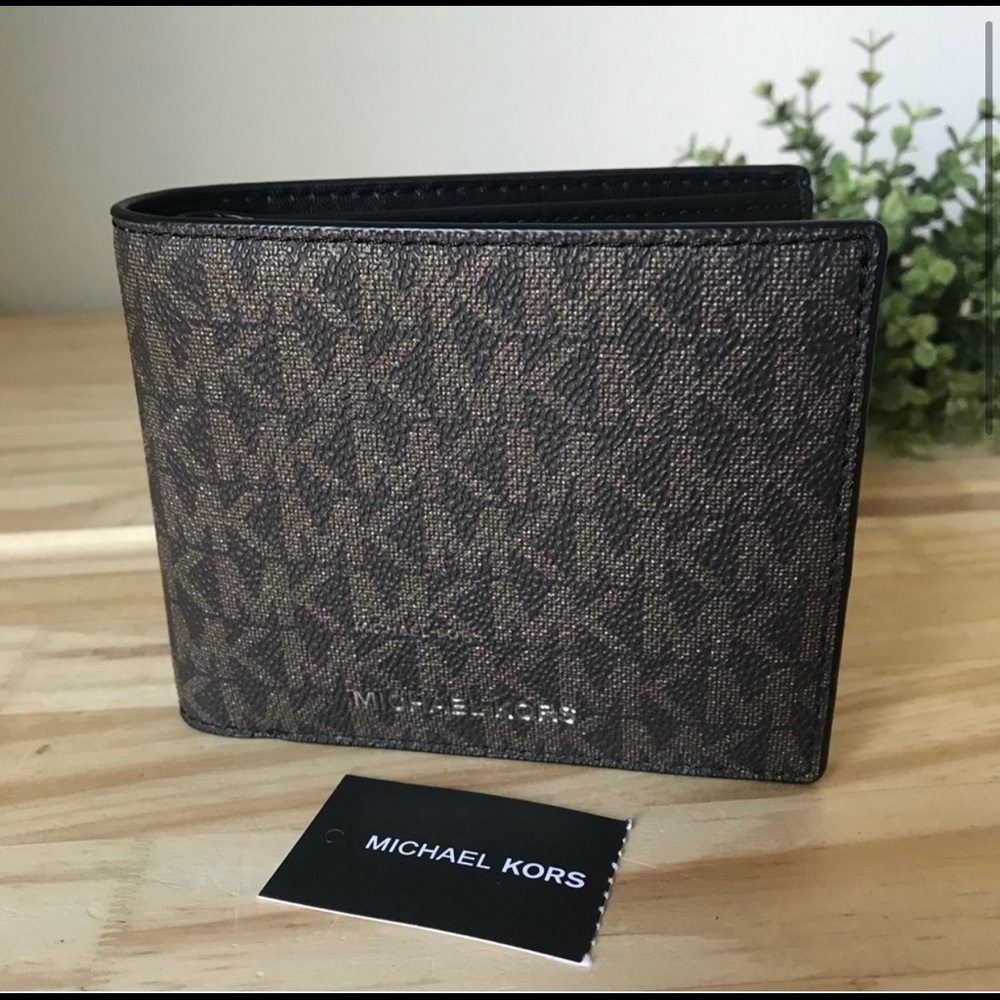 Monogram bifold with extra cards insert!